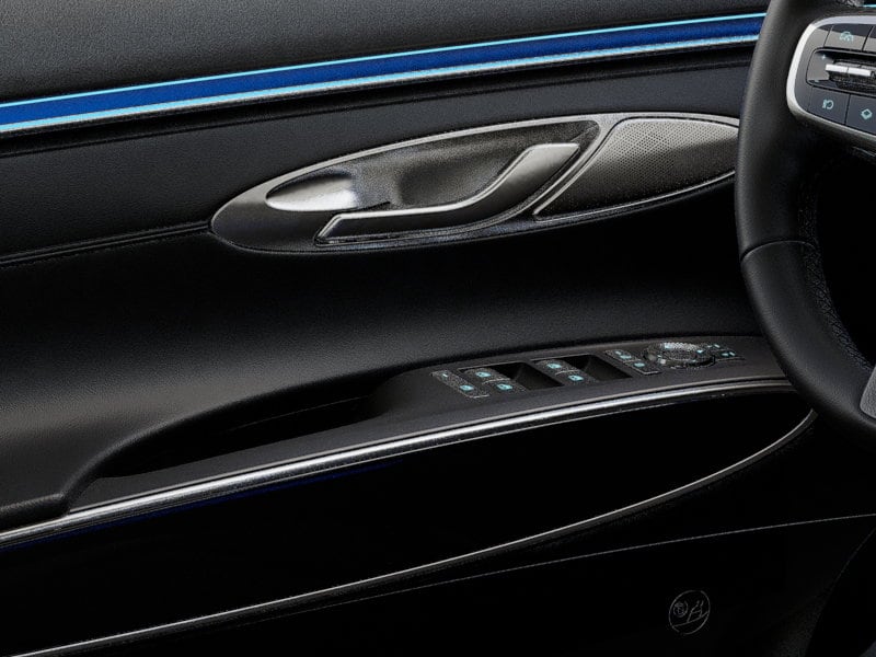 2027 GENESIS GV70 Standard - Photo 24