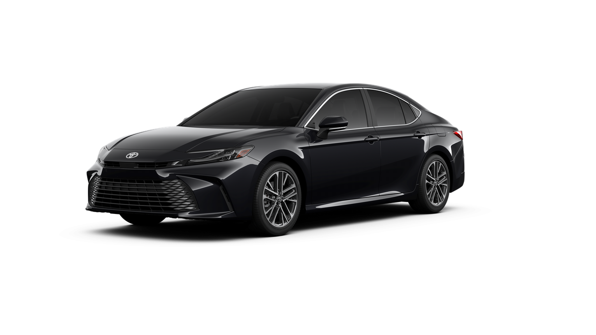 2026 Toyota Camry XLE Hybrid's photo