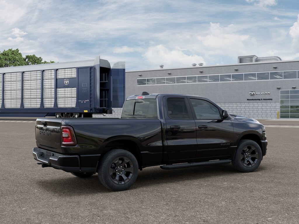 New 2026 Ram 1500 EXPRESS QUAD CAB 4X4 6'4 BOX Pickup