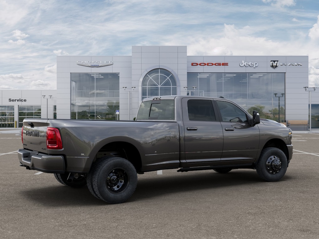New 2025 Ram 3500 LARAMIE CREW CAB 4X4 8' BOX Pickup