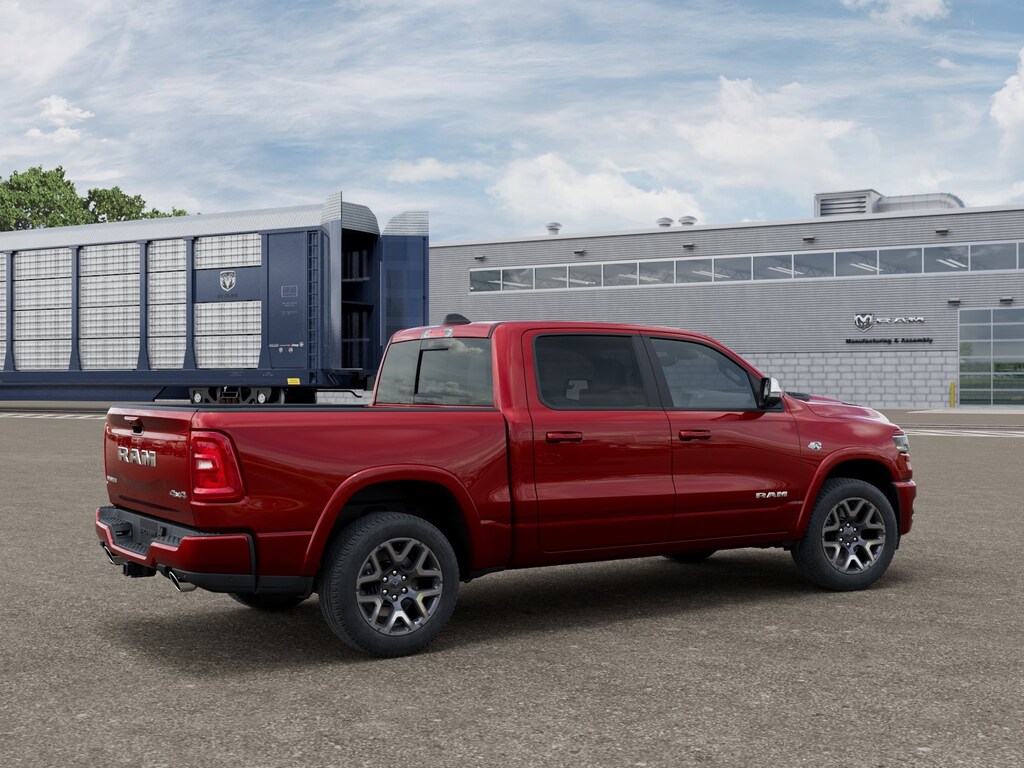 New 2026 Ram 1500 LARAMIE CREW CAB 4X4 5'7 BOX Pickup