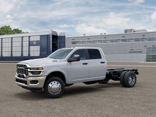 2026 Ram 5500 BIG HORN CHASSIS CREW CAB 4X4 60' CA Pickup