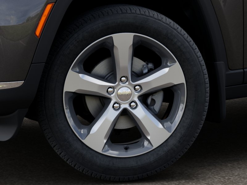 2025 Jeep Grand Cherokee Limited photo 3