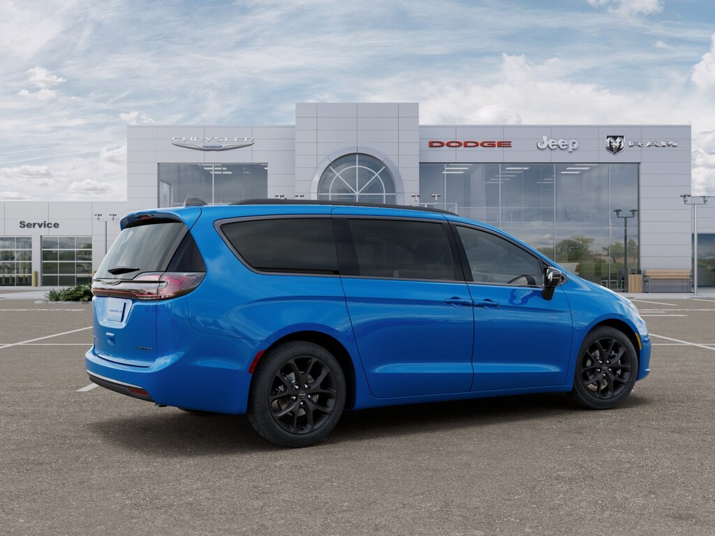 New 2026 Chrysler Pacifica Limited Passenger Van