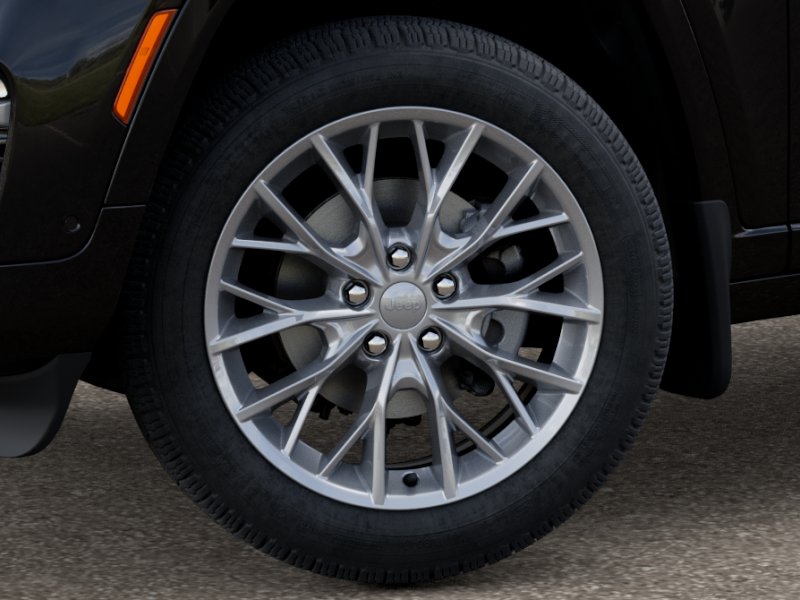 2025 Jeep Grand Cherokee Summit photo 4