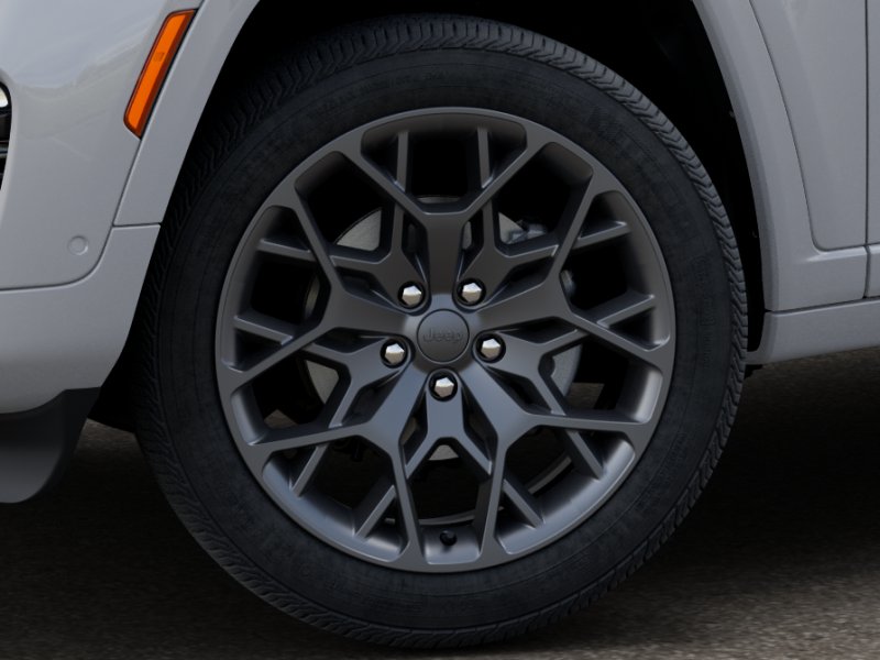 2025 Jeep Grand Cherokee Summit photo 2