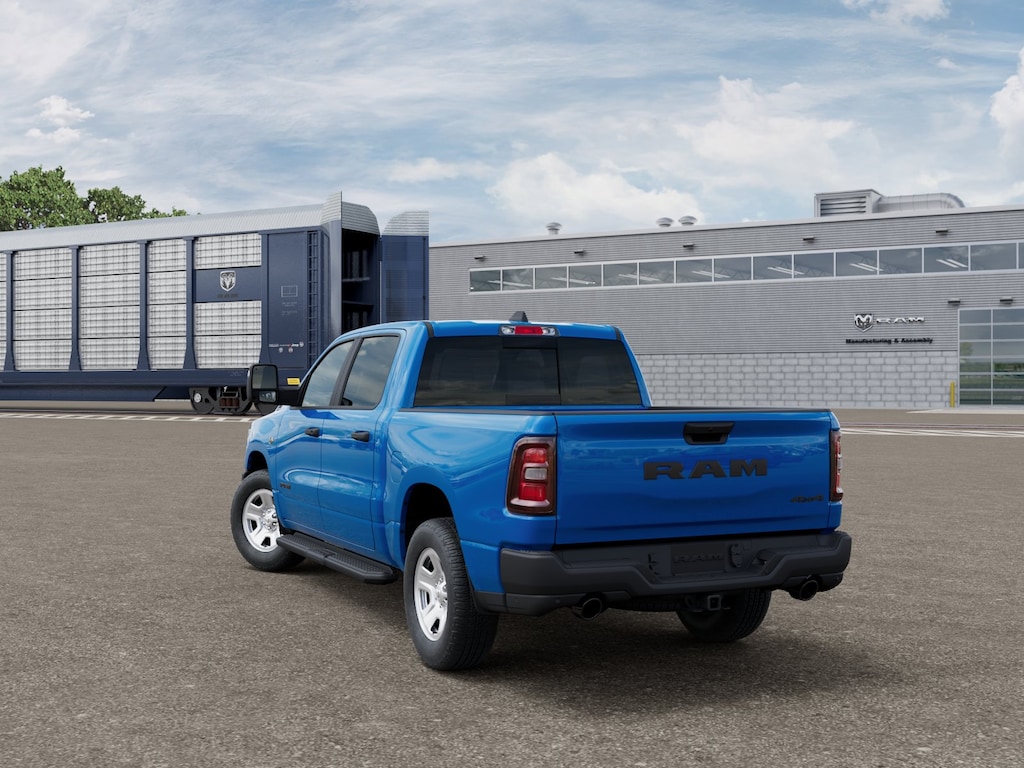 New 2026 Ram 1500 TRADESMAN CREW CAB 4X4 5'7 BOX Pickup