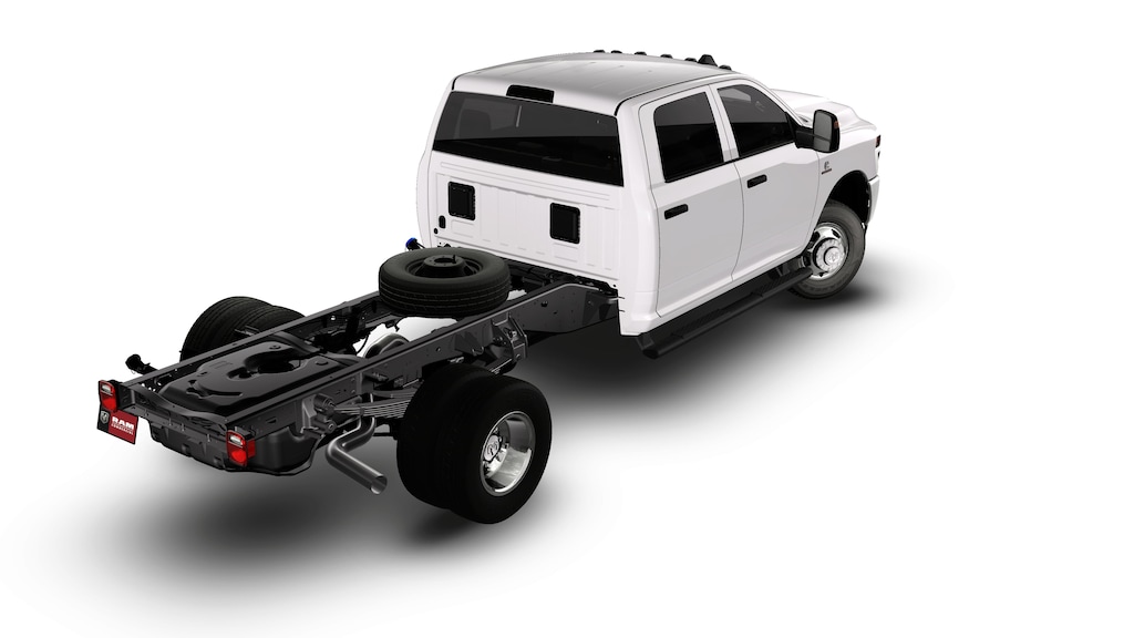 New 2026 Ram 3500 TRADESMAN CREW CAB CHASSIS 4X4 60' CA Pickup