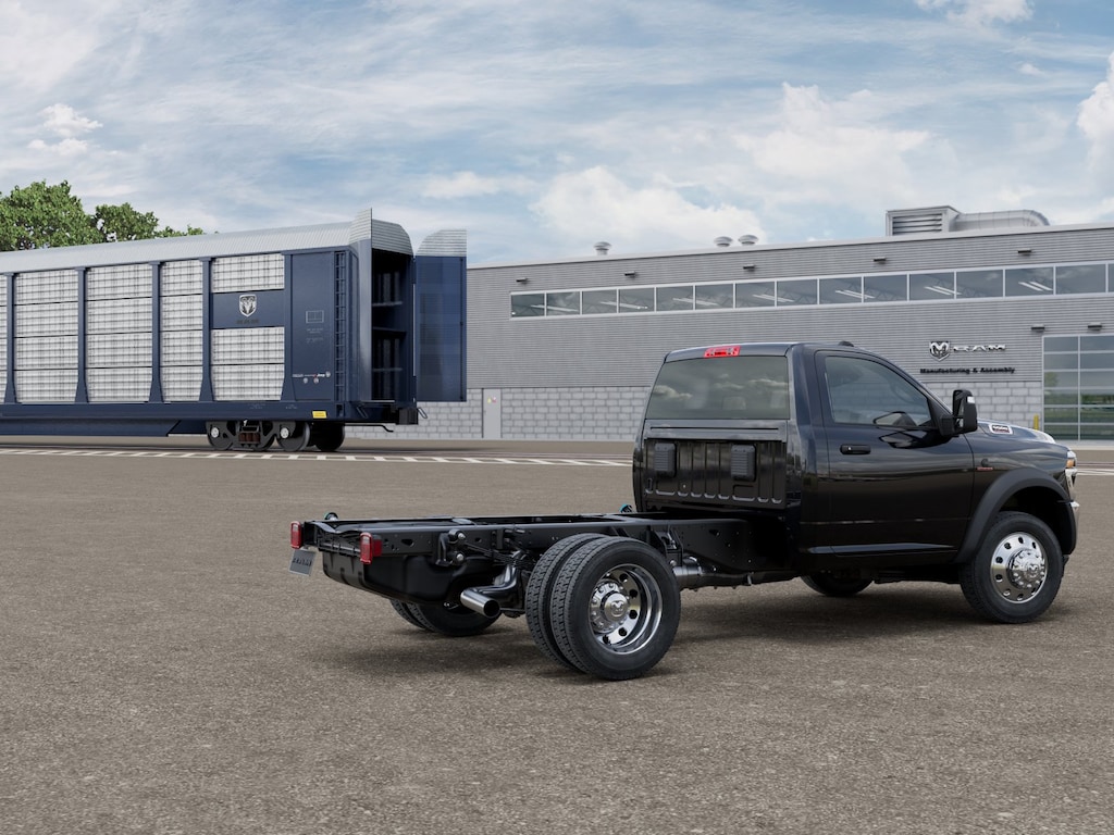 New 2026 Ram 5500 TRADESMAN CHASSIS REGULAR CAB 4X4 60' CA Pickup