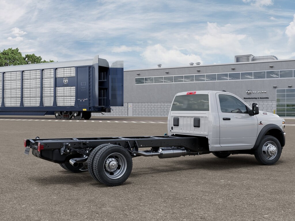 New 2026 Ram 5500 Chassis Cab TRADESMAN REGULAR 4X4 108' CA Pickup