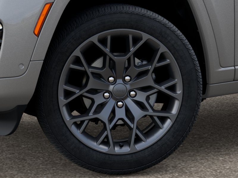 2025 Jeep Grand Cherokee Summit photo 2
