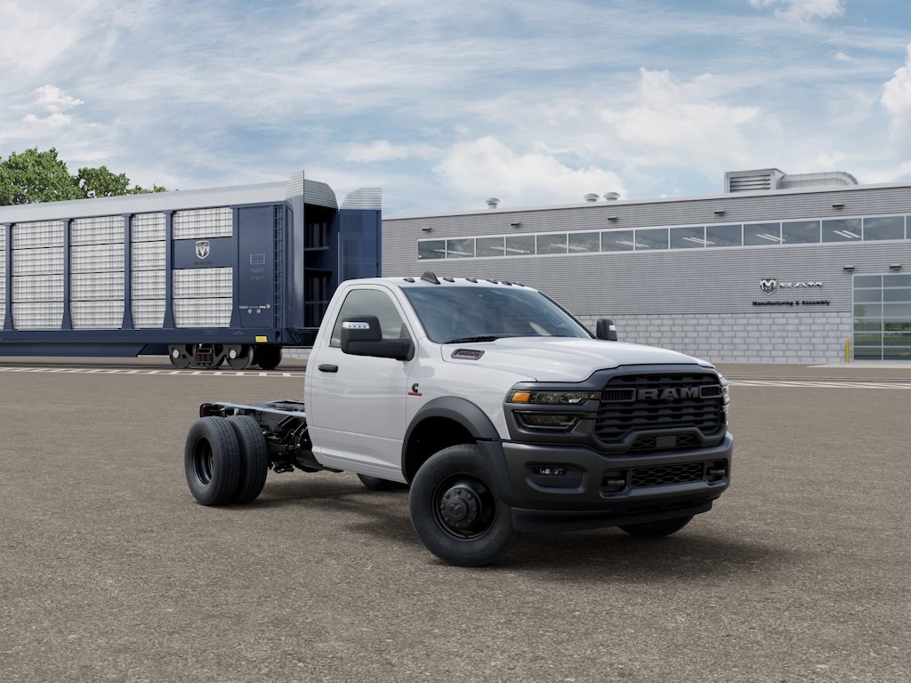 New 2026 Ram 3500 Chassis Cab TRADESMAN REGULAR 4X4 60' CA Pickup