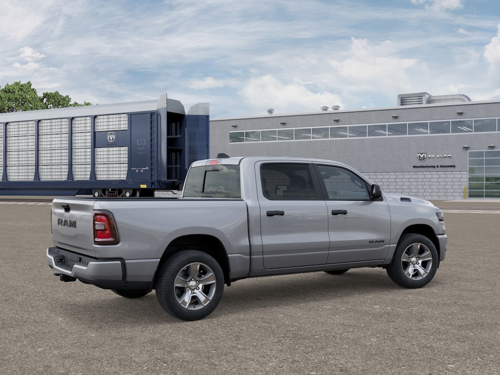 New 2025 Ram 1500 TRADESMAN CREW CAB 4X2 5'7 BOX Pickup