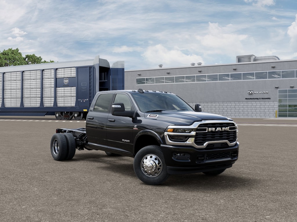 New 2026 Ram 3500 Chassis Cab BIG HORN CREW 4X4 60' CA Pickup