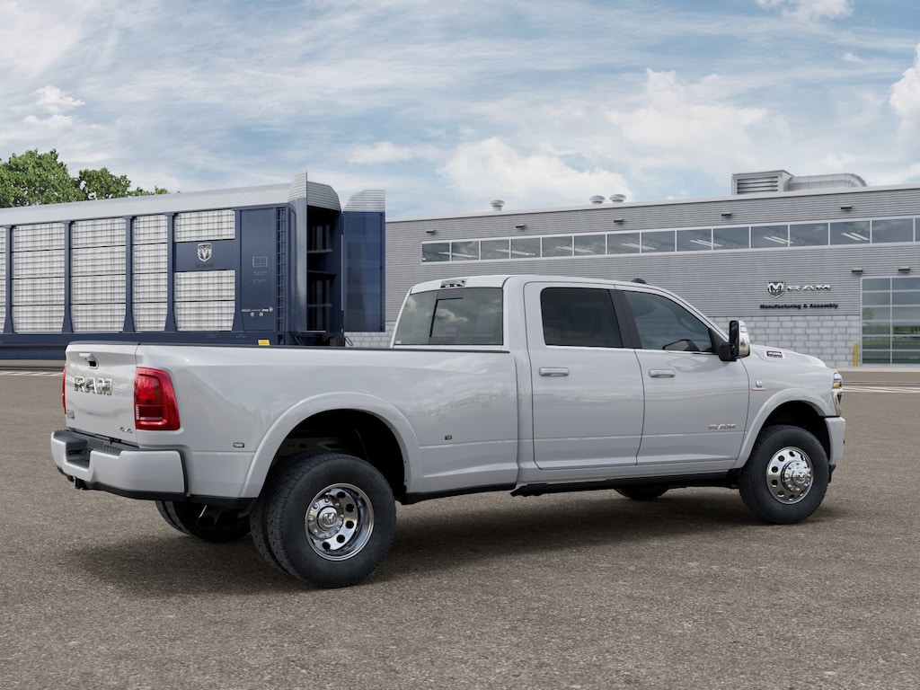 New 2026 Ram 3500 LIMITED LONGHORN CREW CAB 4X4 8' BOX Pickup