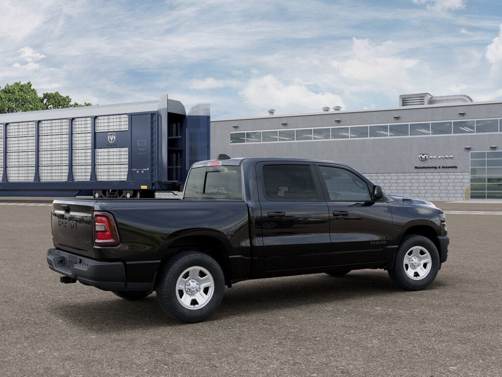 New 2026 Ram 1500 TRADESMAN CREW CAB 4X4 5'7 BOX Pickup