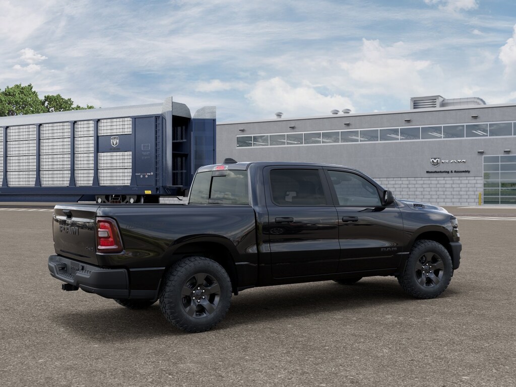 New 2026 Ram 1500 WARLOCK CREW CAB 4X4 5'7 BOX Pickup