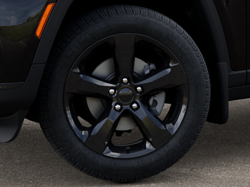 2025 Jeep Grand Cherokee Limited photo 3