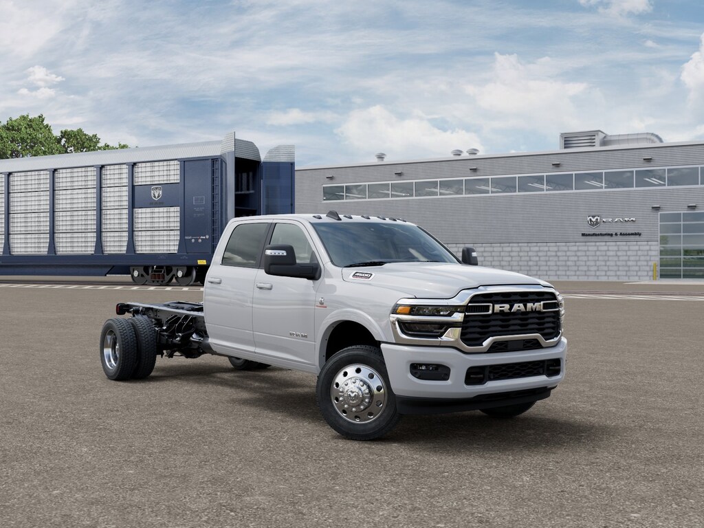 New 2026 Ram 4500 Chassis Cab BIG HORN CREW 4X4 84' CA Pickup