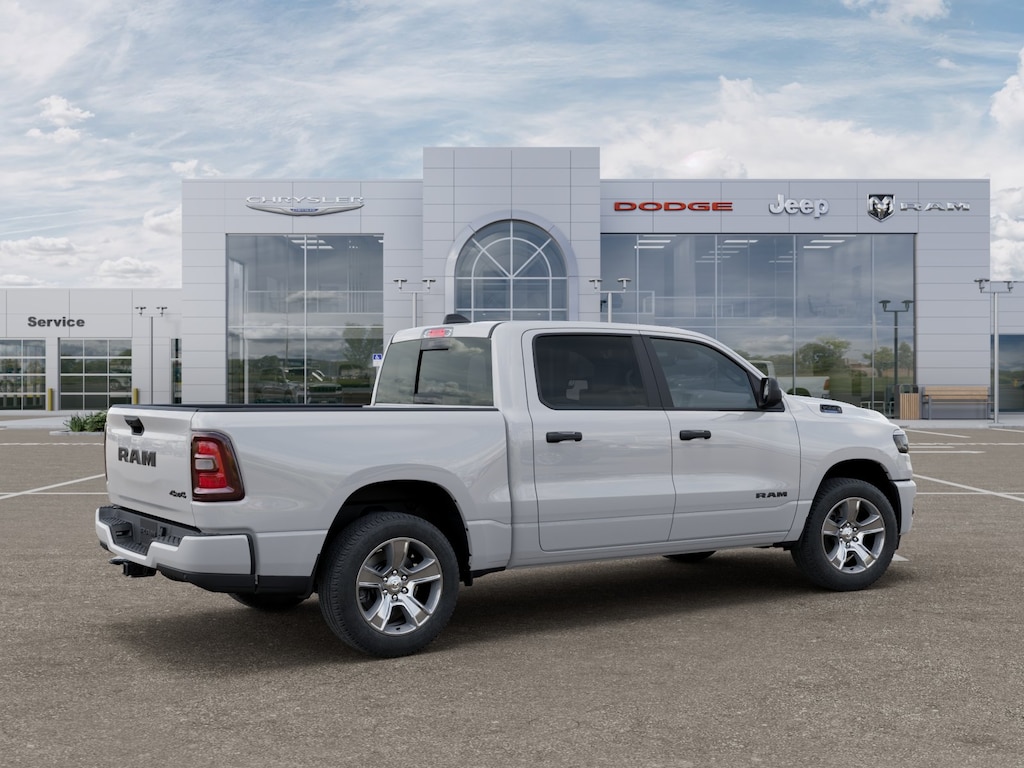 New 2026 Ram 1500 EXPRESS CREW CAB 4X4 5'7 BOX Pickup