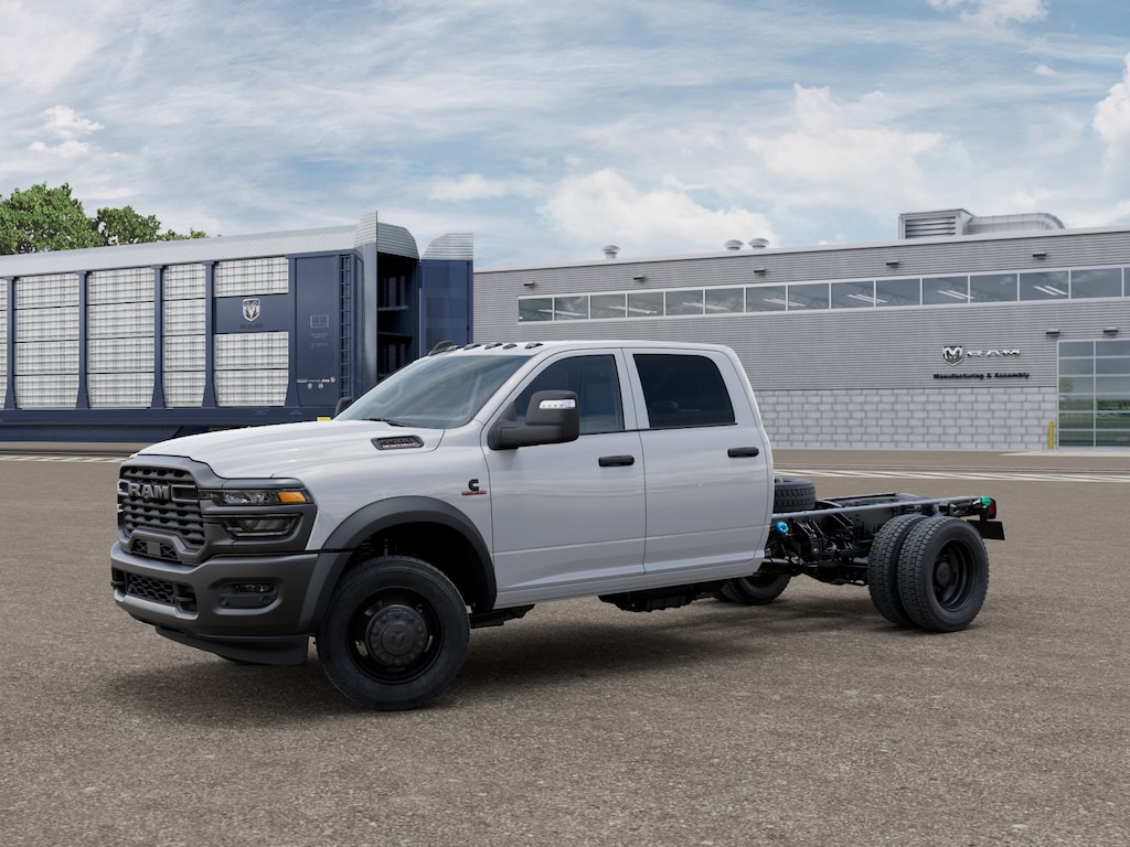 New 2026 Ram 5500 TRADESMAN CHASSIS CREW CAB 4X4 60' CA Pickup