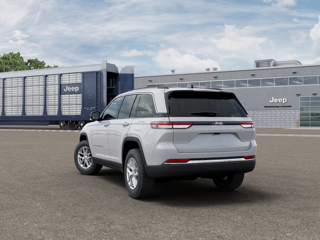 New 2025 Jeep Grand Cherokee LAREDO X 4X4 Sport Utility
