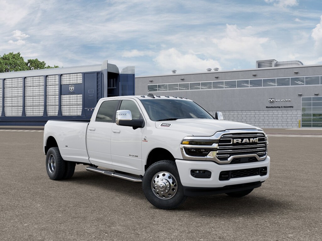 New 2026 Ram 3500 LARAMIE CREW CAB 4X4 8' BOX Pickup