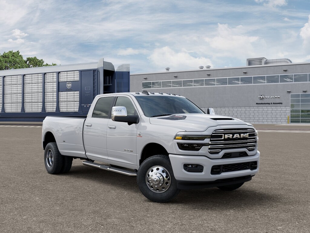 New 2026 Ram 3500 LARAMIE CREW CAB 4X4 8' BOX Pickup