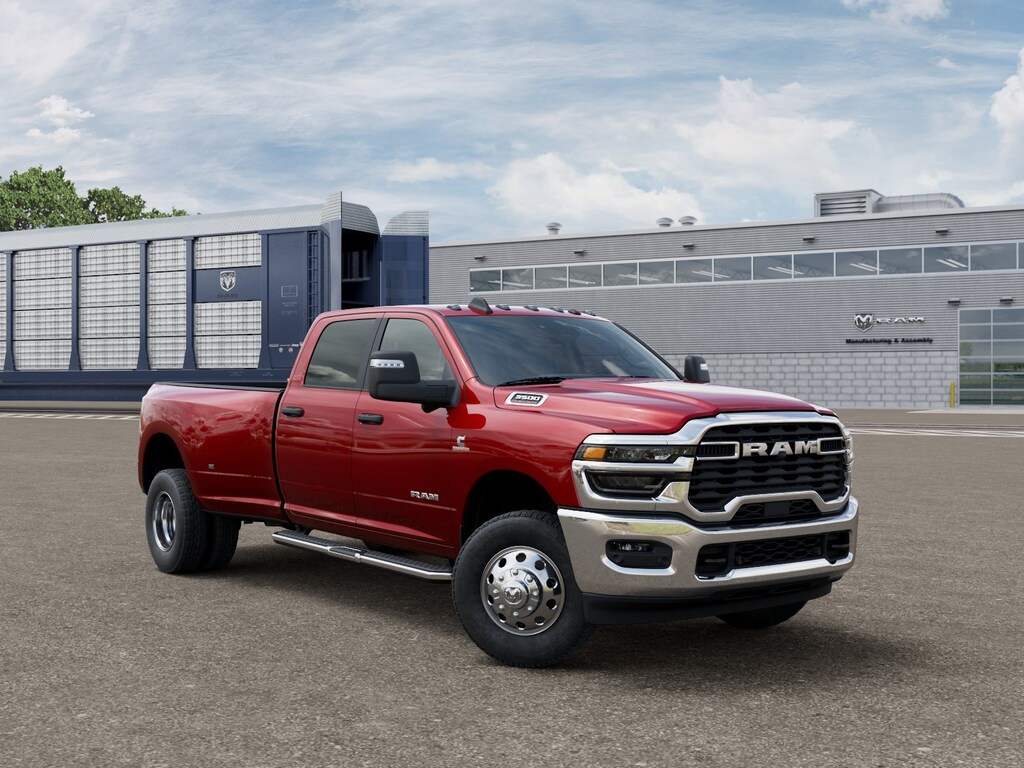 New 2026 Ram 3500 LONE STAR CREW CAB 4X4 8' BOX Pickup