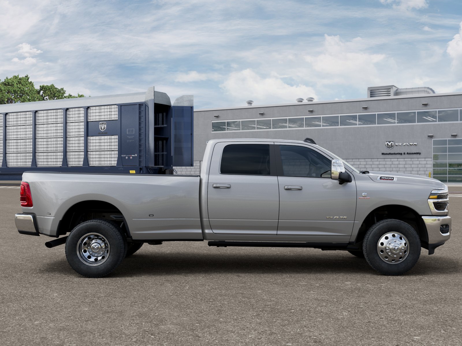 2026 RAM 3500 Laramie - Photo 43