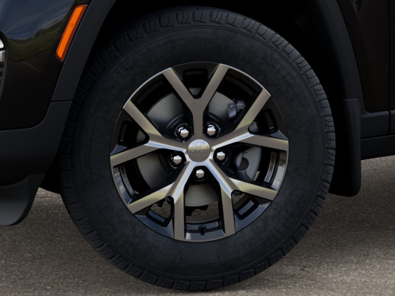 2025 Jeep Grand Cherokee Limited photo 3