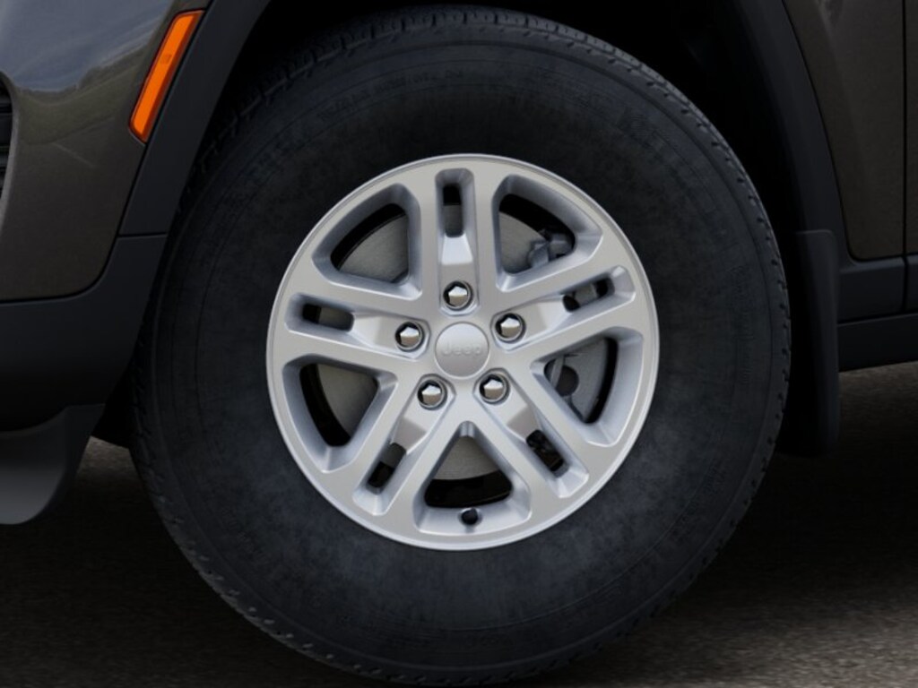 New 2025 Jeep Grand Cherokee LAREDO 4X2 Sport Utility