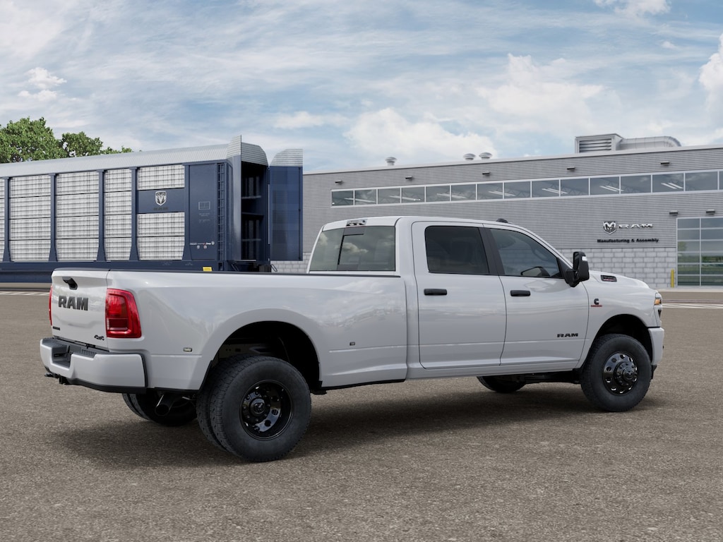 New 2026 Ram 3500 BIG HORN CREW CAB 4X4 8' BOX Pickup