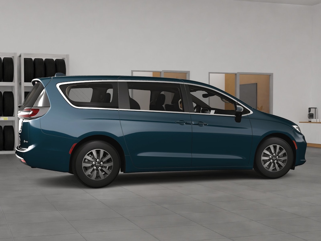 New 2023 Chrysler Pacifica Hybrid PACIFICA PLUG-IN HYBRID TOURING L Passenger Van