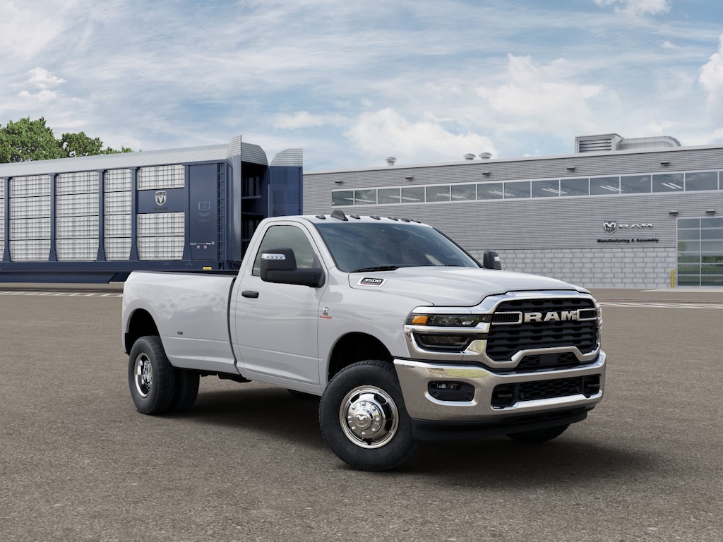 New 2026 Ram 3500 TRADESMAN REGULAR CAB 4X4 8' BOX Pickup