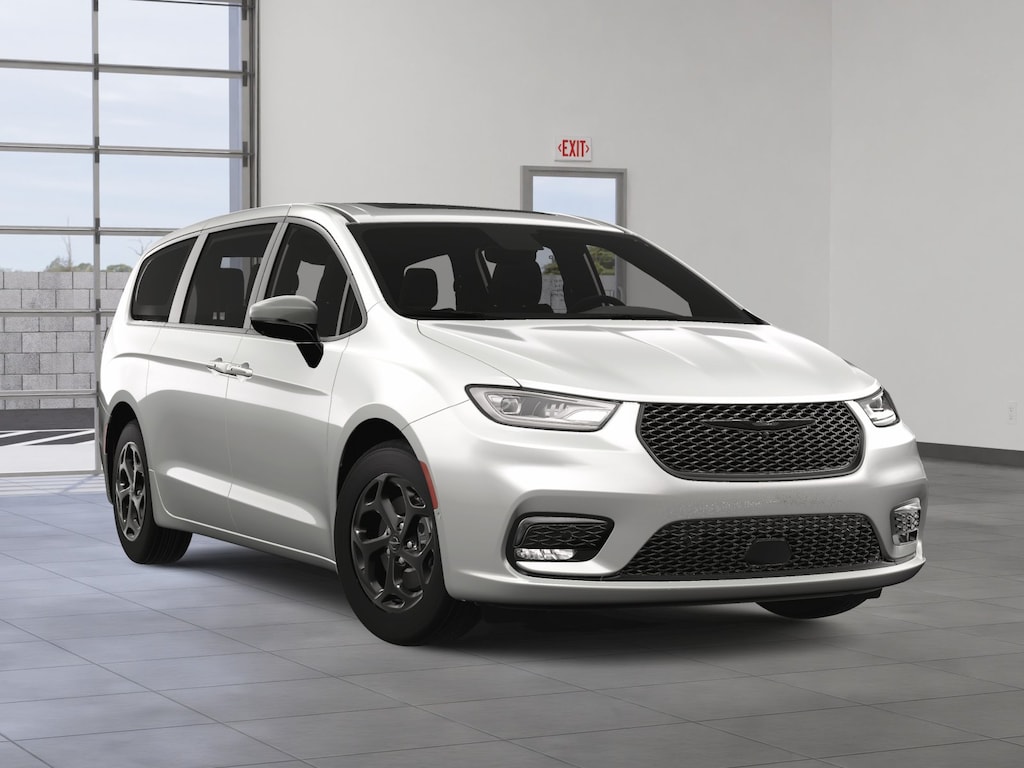 New 2023 Chrysler Pacifica Hybrid Hybrid Limited Passenger Van