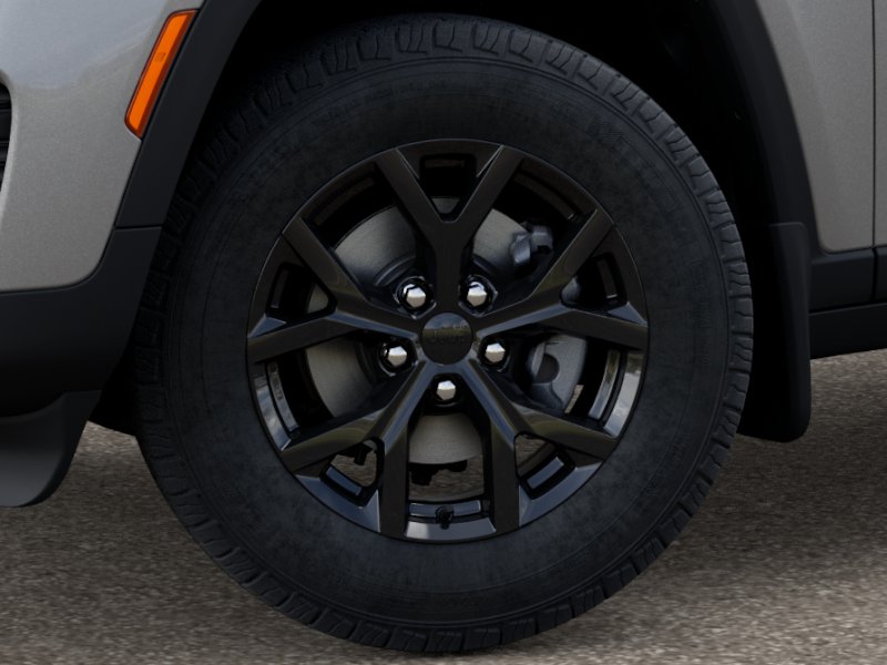 2025 Jeep Grand Cherokee Laredo Altitude photo 2