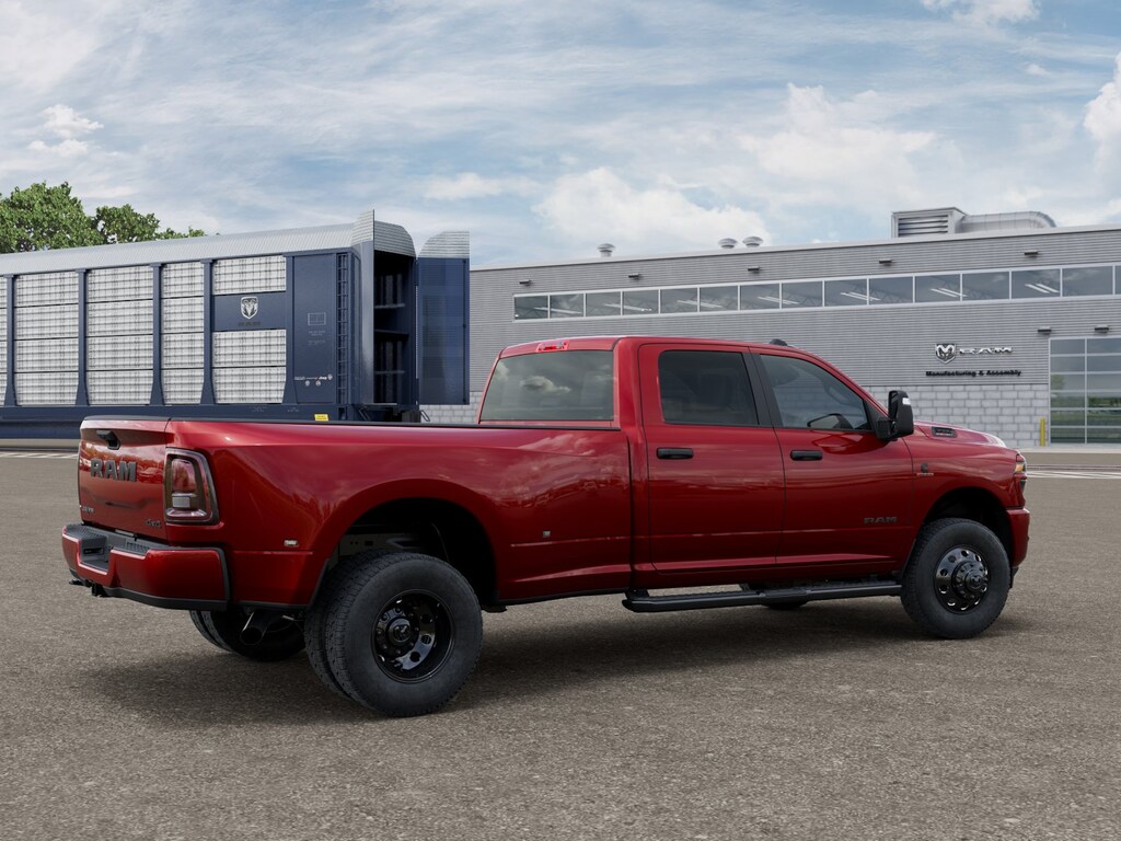 New 2026 Ram 3500 LONE STAR CREW CAB 4X4 8' BOX Pickup