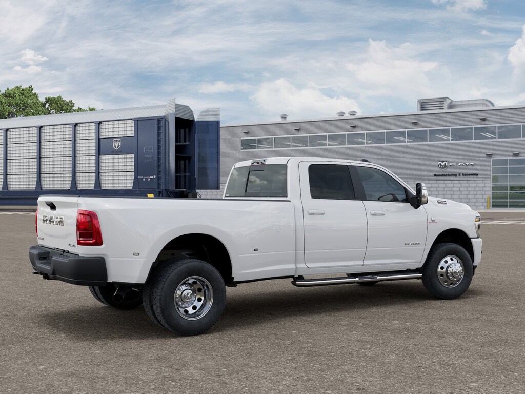 New 2026 Ram 3500 LARAMIE CREW CAB 4X4 8' BOX Pickup