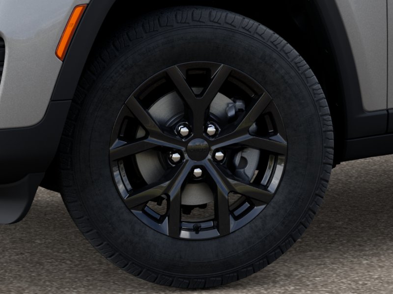 2025 Jeep Grand Cherokee Altitude photo 2