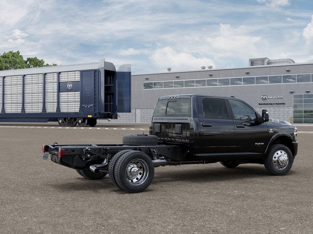 New 2026 Ram 5500 Chassis Cab BIG HORN CREW 4X4 60' CA Pickup