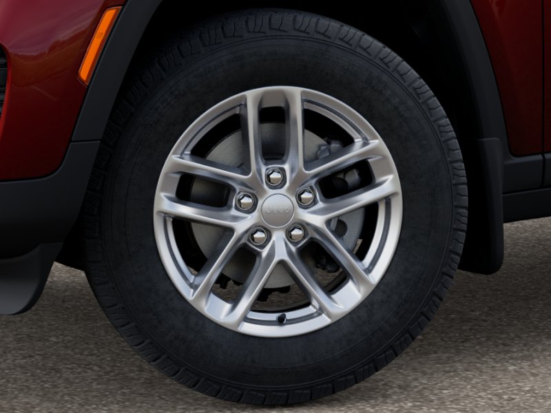 2025 Jeep Grand Cherokee Laredo photo 2