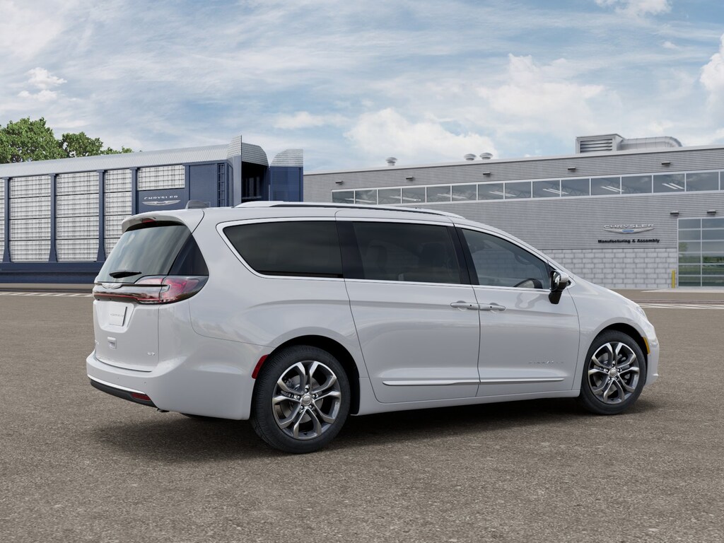 New 2026 Chrysler Pacifica PINNACLE AWD Passenger Van