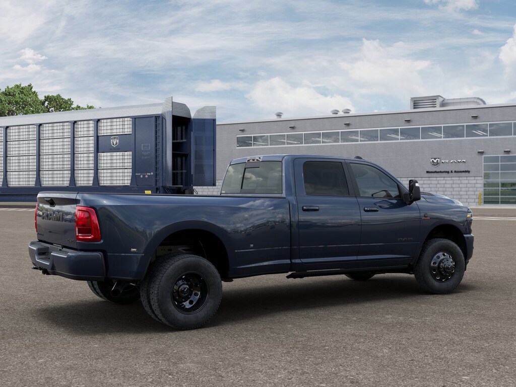 New 2026 Ram 3500 LARAMIE CREW CAB 4X4 8' BOX Pickup
