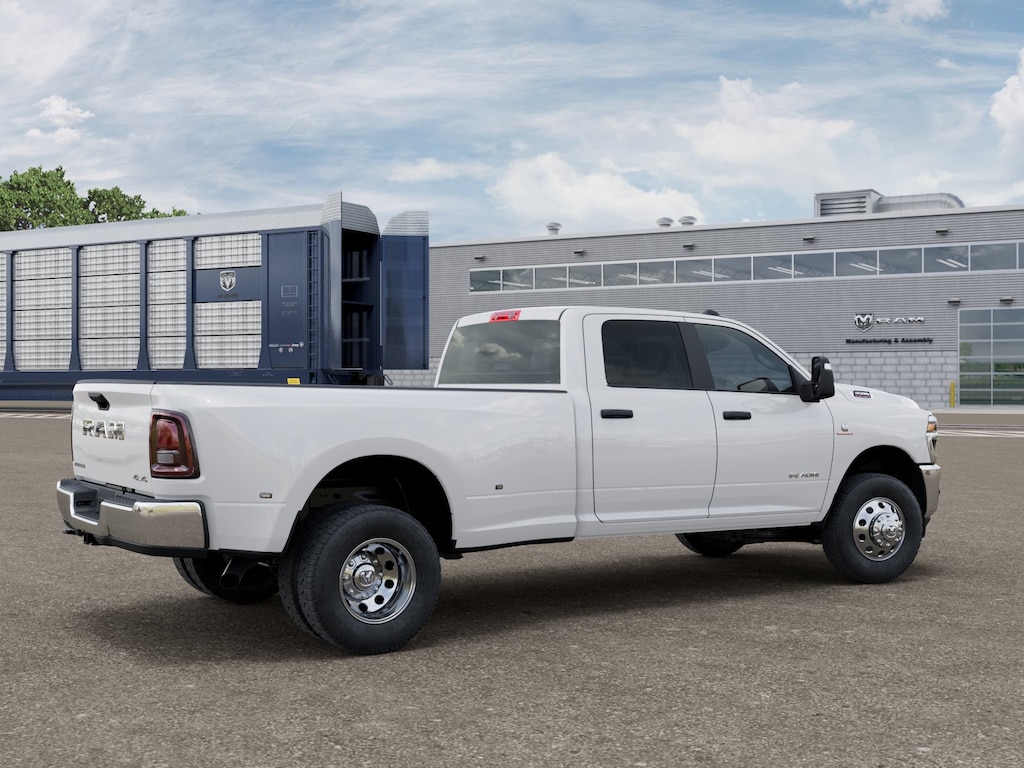 New 2026 Ram 3500 BIG HORN CREW CAB 4X4 8' BOX Pickup