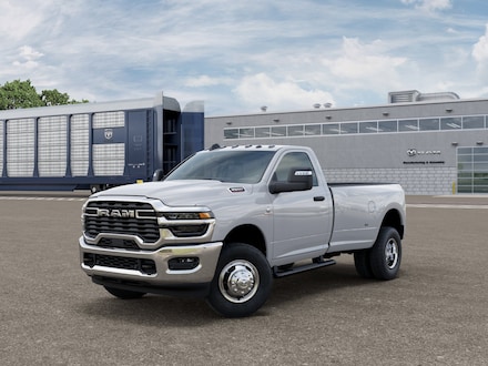 2026 Ram 3500 TRADESMAN REGULAR CAB 4X4 8' BOX Pickup
