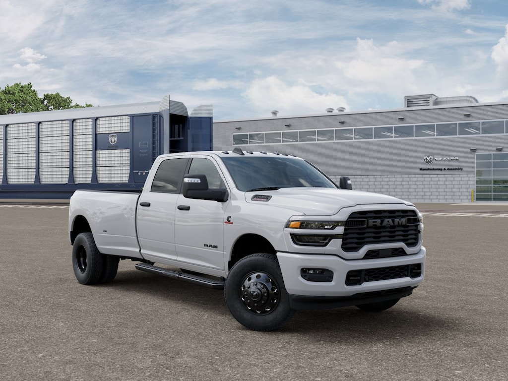 New 2026 Ram 3500 BIG HORN CREW CAB 4X4 8' BOX Pickup