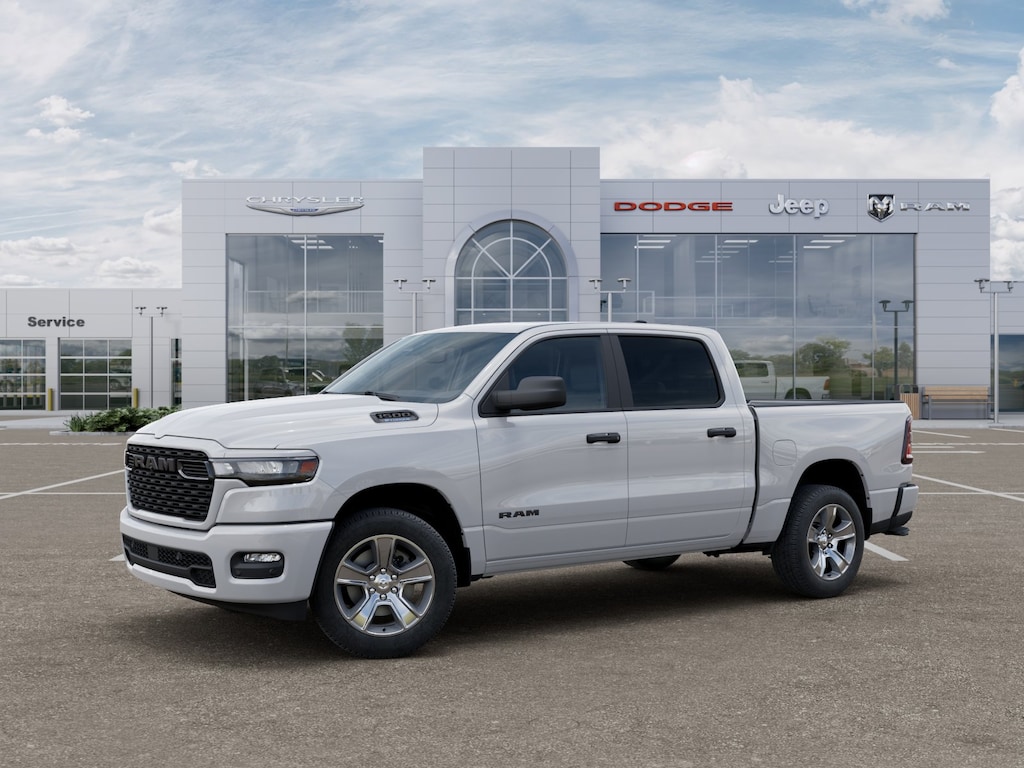 New 2026 Ram 1500 EXPRESS CREW CAB 4X4 5'7 BOX Pickup