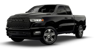 2026 Ram 1500 EXPRESS QUAD CAB 4X4 6'4 BOX