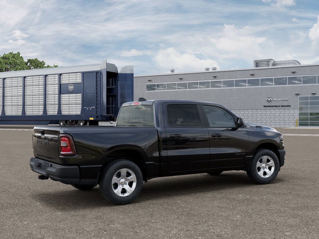 New 2026 Ram 1500 TRADESMAN CREW CAB 4X2 5'7 BOX Pickup